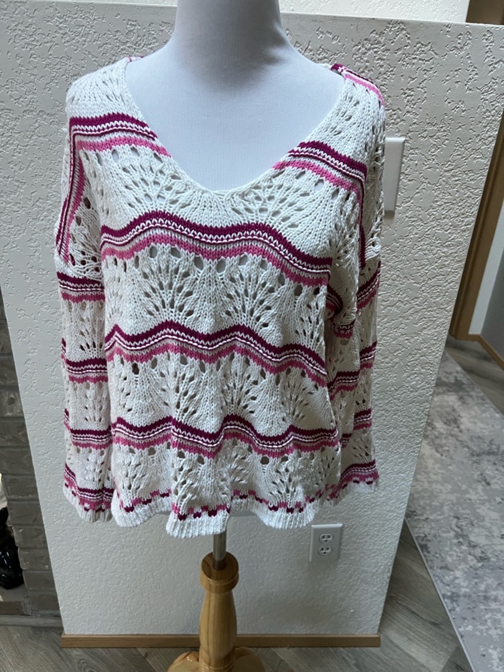 LOFT Wavy Stitch Swingy V-Neck Sweater